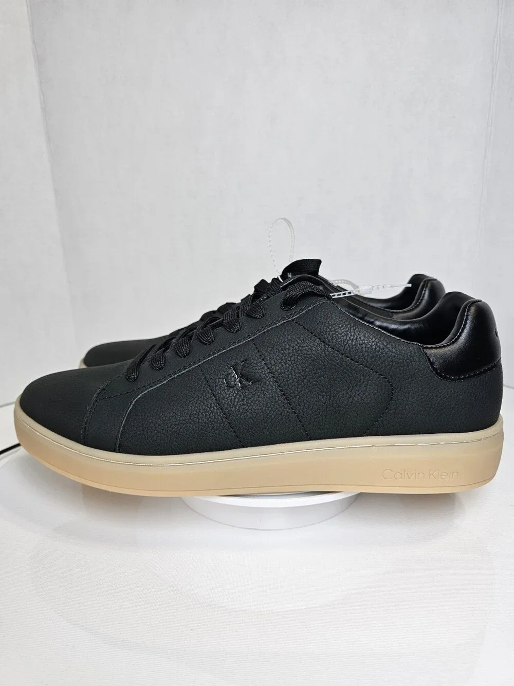 Calvin Klein CMWONLEY-R Men’s 12M Black Gum Sole Low Top Sneakers New
